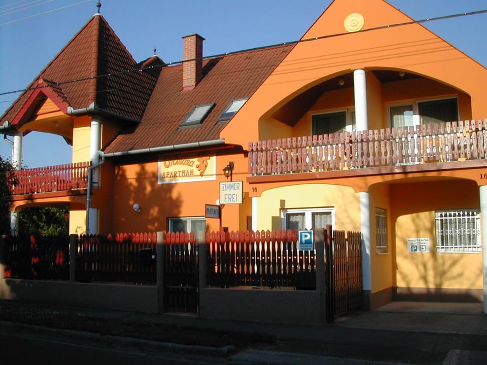 Property building, Facade/entrance, Day