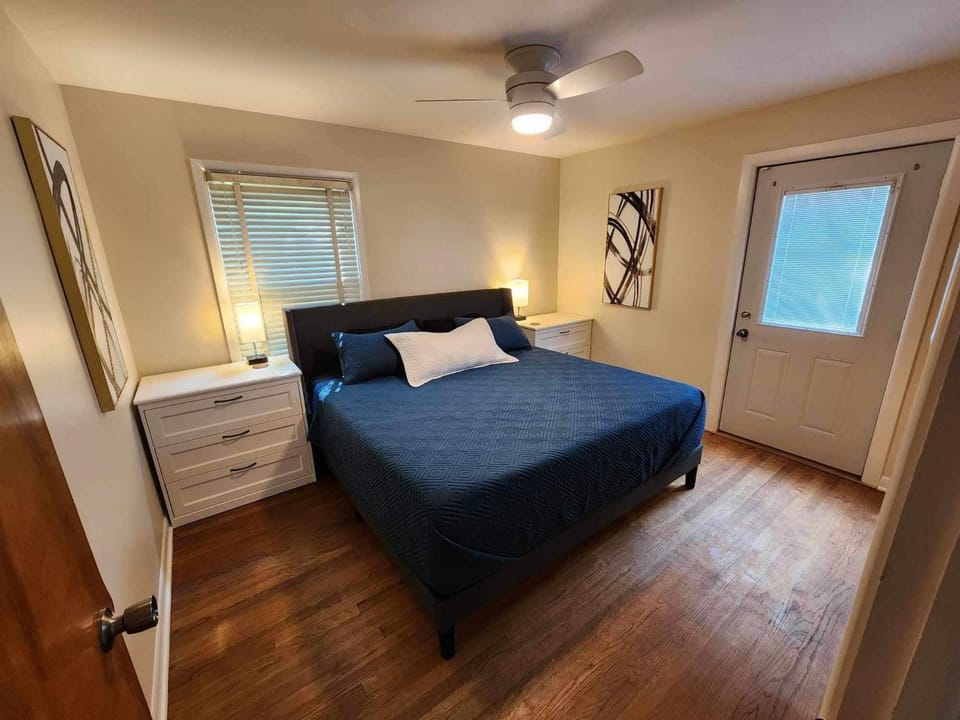 Bed, Photo of the whole room