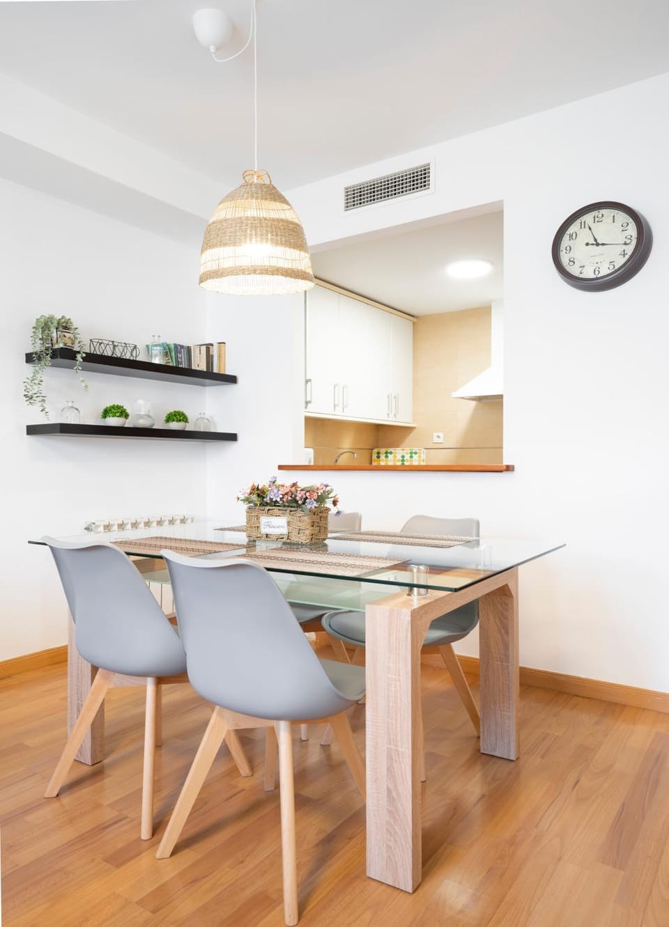 EnjoyGranada EMIR 3B y Parking Apartment in Granada