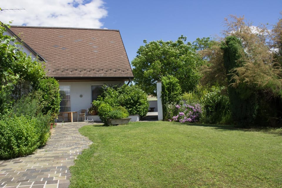 Facade/entrance, Garden