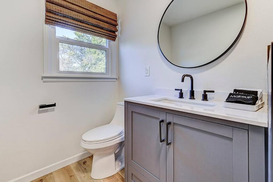 Large Pet-Friendly Sleeps 10 Near Palmer Park Villa in Colorado Springs