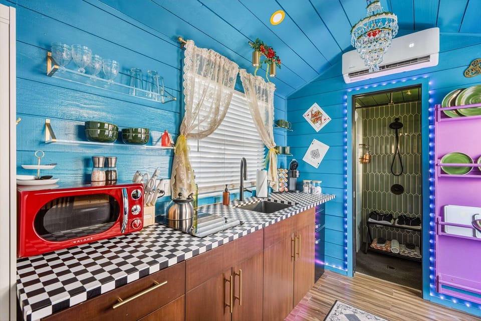 Stay Portland - Mississippi Micro-Luxe - Mid-Century Style Apartment in Portland