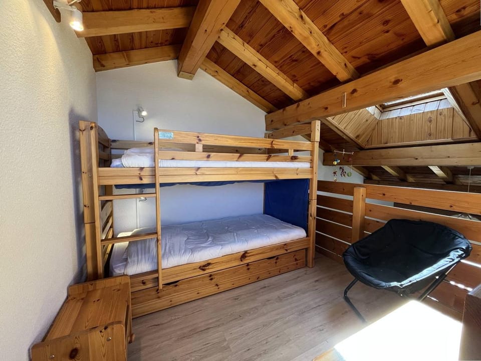 Duplex 6 pers avec balcon à Plan Peisey - 2 ch, Animaux admis - FR-1-757-120 Apartment in Landry