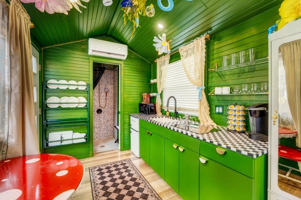 Stay Portland - Teal & Terrazzo Bright Portland Tiny Home House in Portland