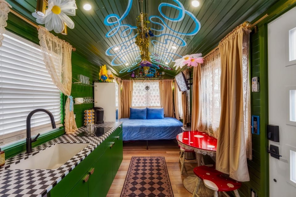 Stay Portland - Teal & Terrazzo Bright Portland Tiny Home Apartment in Portland