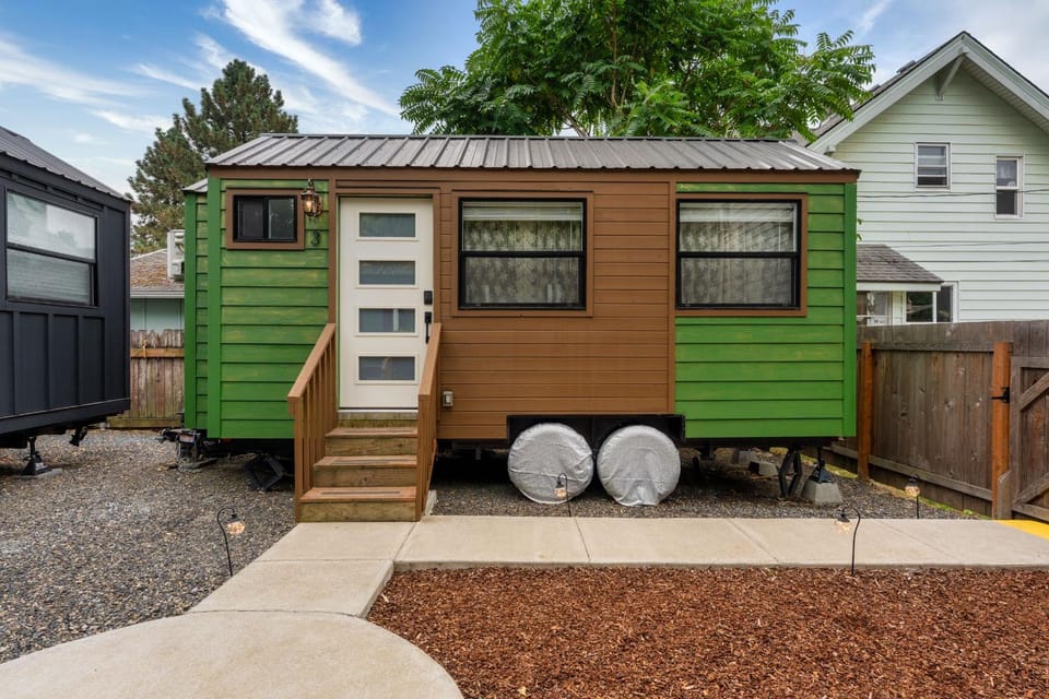 Stay Portland - Teal & Terrazzo Bright Portland Tiny Home House in Portland