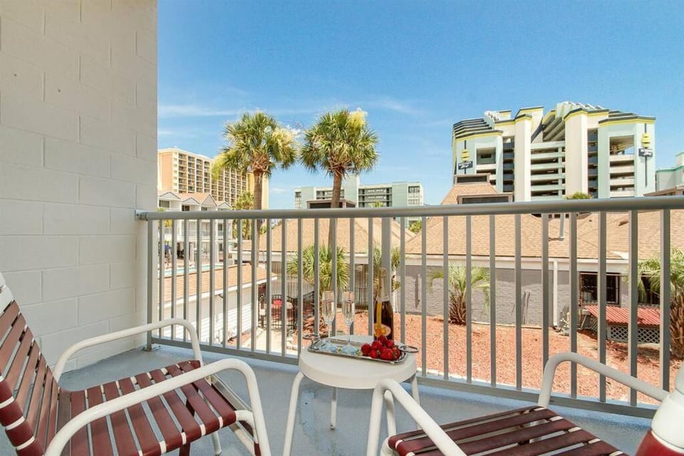 Comfortable Studio Suite with Full Kitchen! SJI 212 Apartment in Myrtle Beach