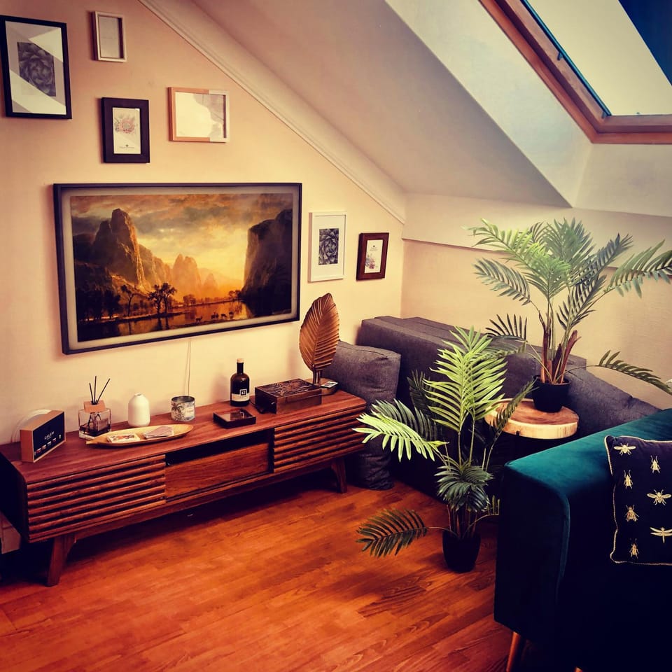 TV and multimedia, Living room, Seating area