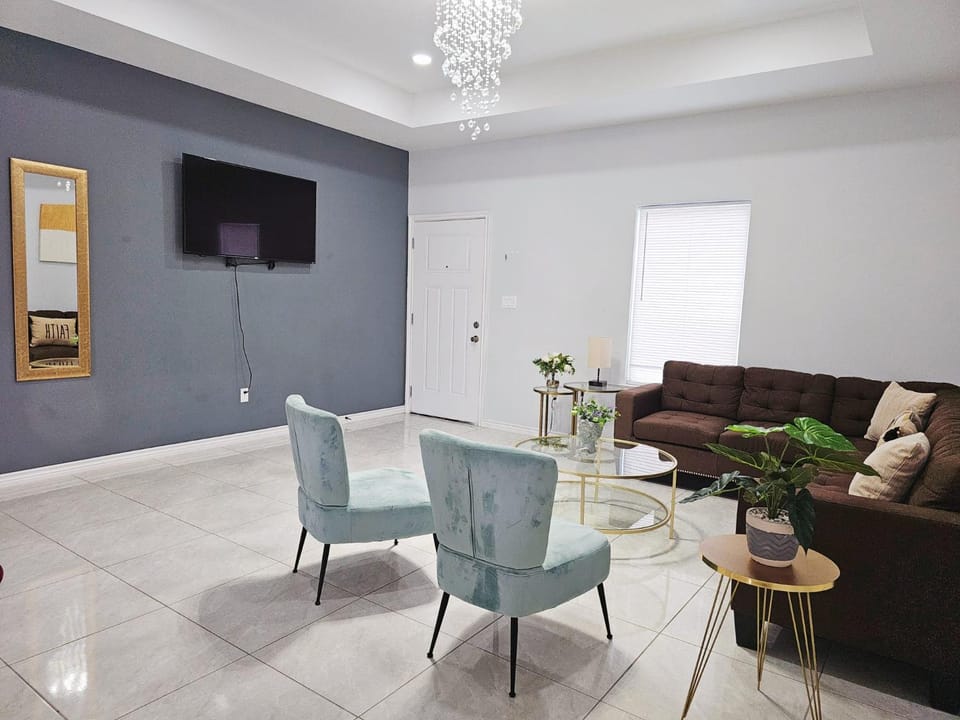Beautiful apartment 9 min to Mercedes outlets Apartment in Weslaco
