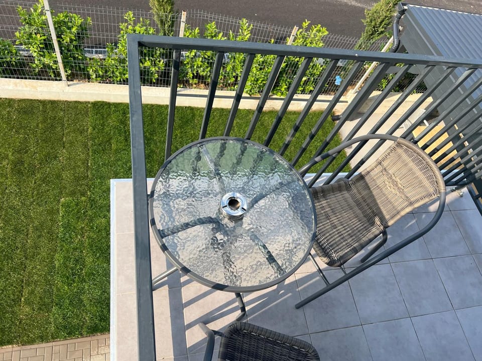 Balcony/Terrace, Garden view