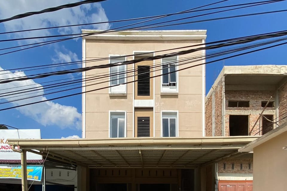 Facade/entrance