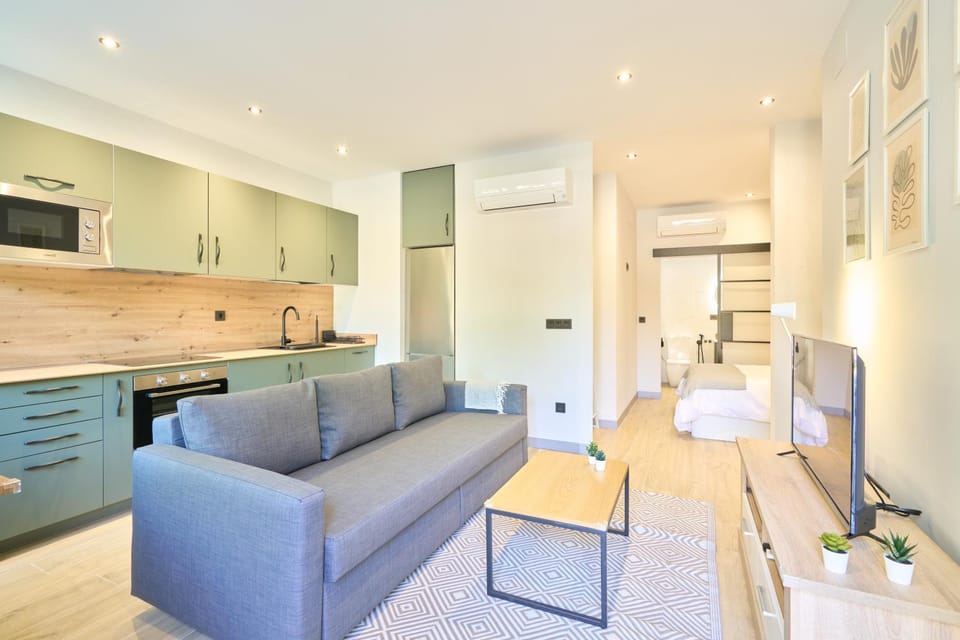 TV and multimedia, Living room, Seating area, Dining area, internet
