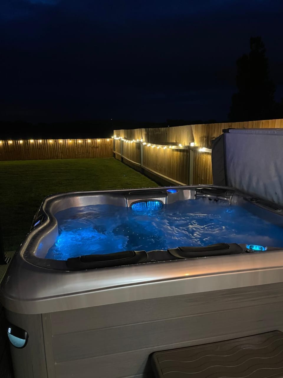 Night, Hot Tub