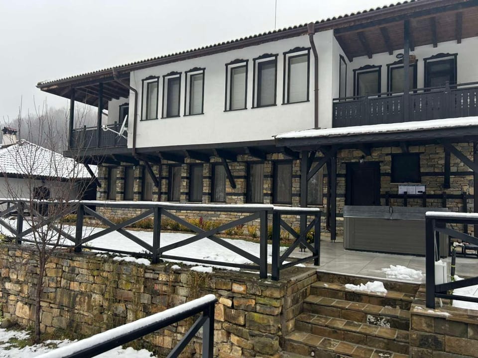 Property building, Winter, Hot Tub