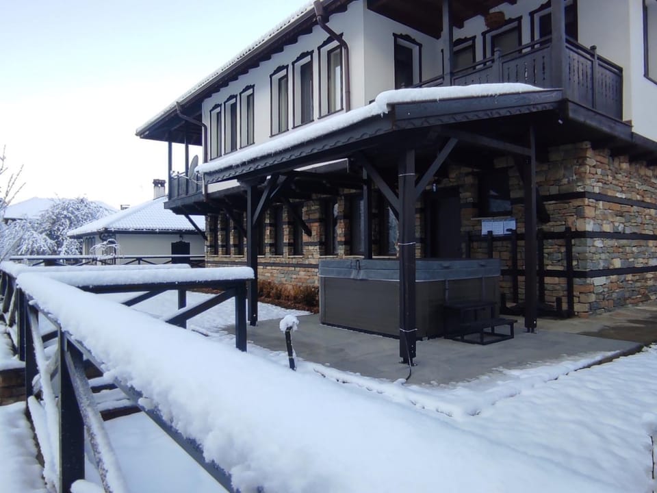 Property building, Winter, Hot Tub