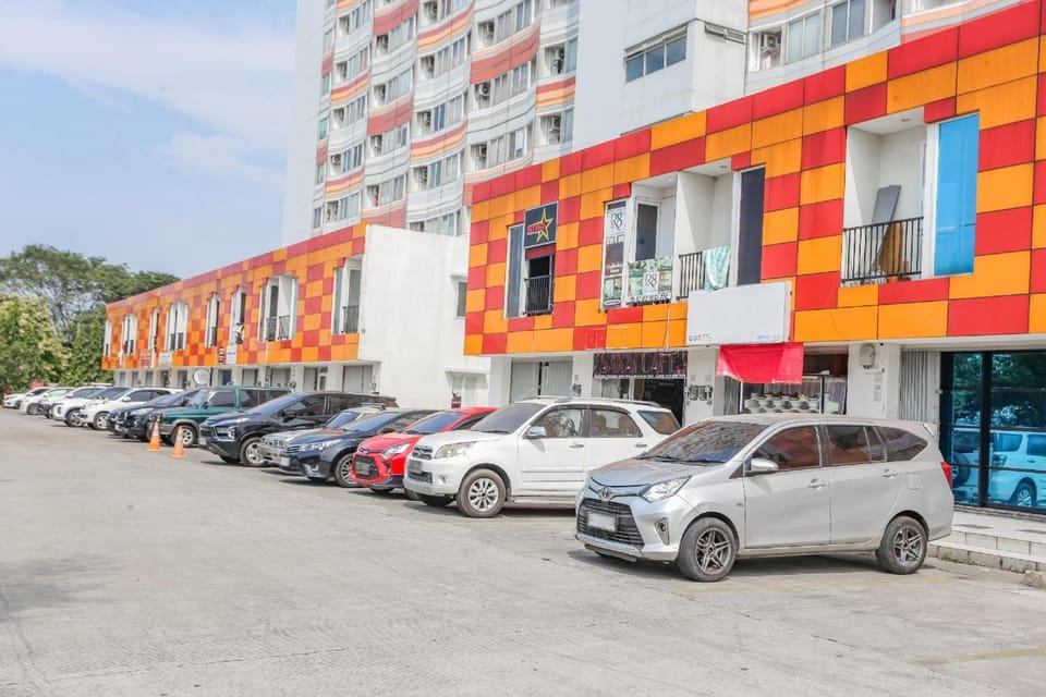 Property building, Neighbourhood, Parking