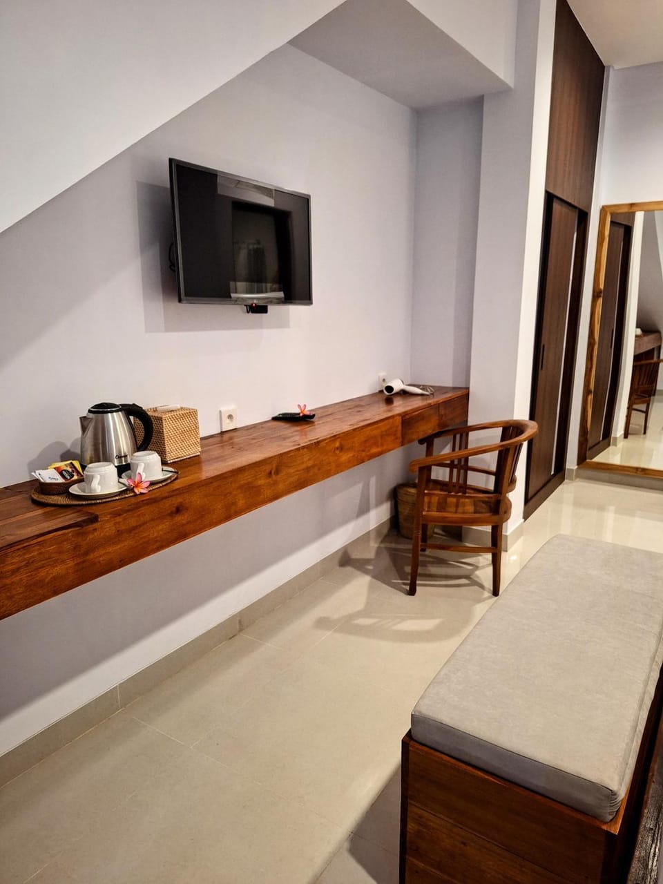 TV and multimedia, Seating area