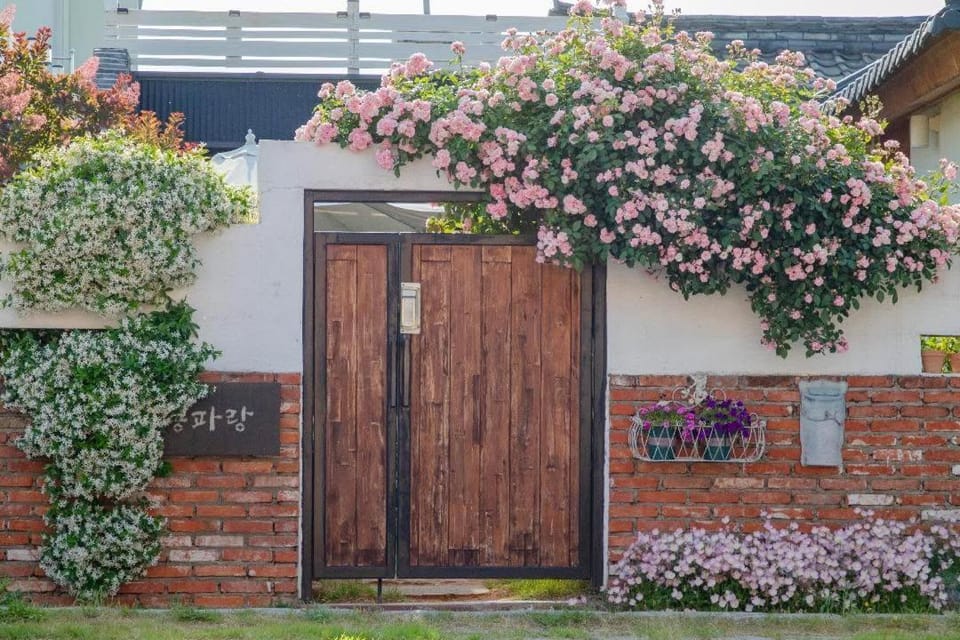Dongparang hanok stay Bed and Breakfast in South Korea