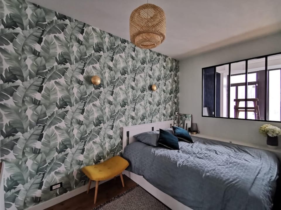 Appartement rénové une chambre avec espace de travail Apartment in Suresnes