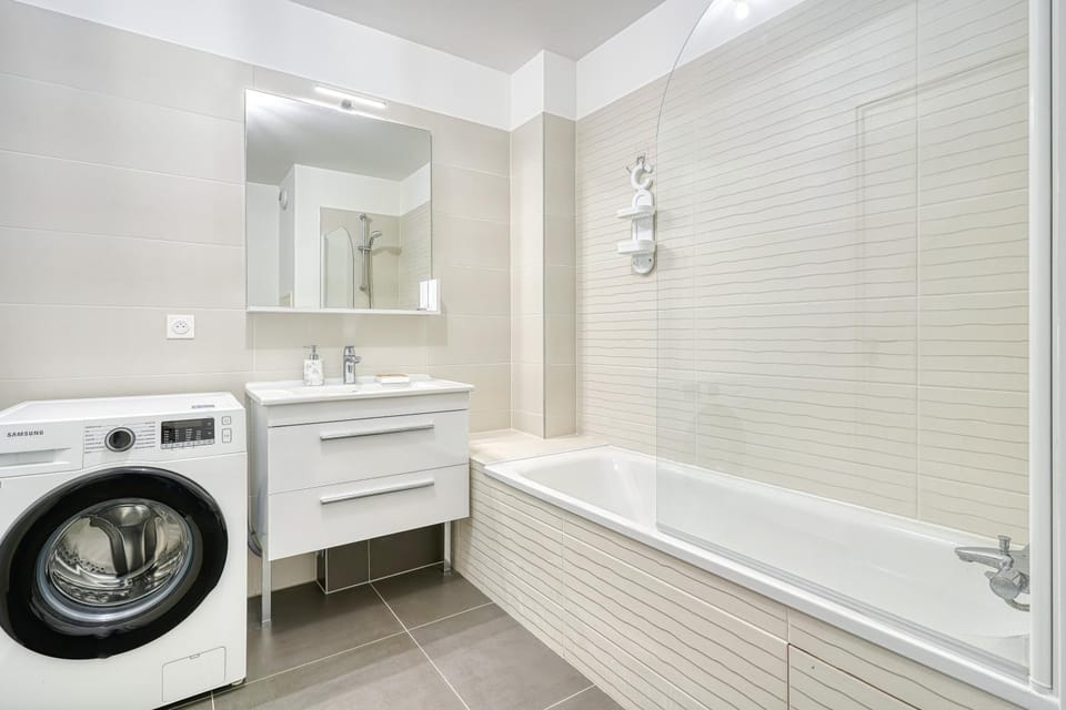 Bathroom, Bath