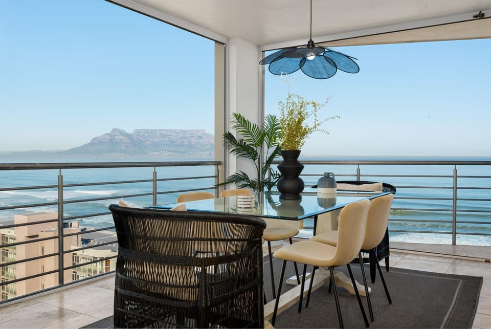The Waves 1104 Apartment in Cape Town