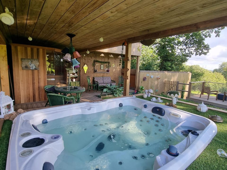 Patio, Hot Tub