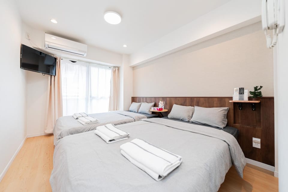 Bed, TV and multimedia, Photo of the whole room, Bedroom, internet, towels, air conditioner