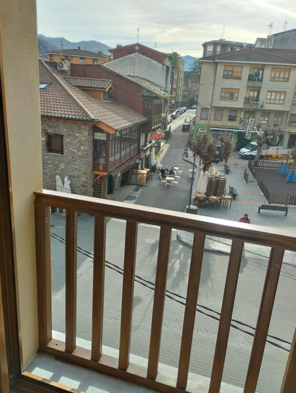 Restaurant/places to eat, Casino, Balcony/Terrace, Location