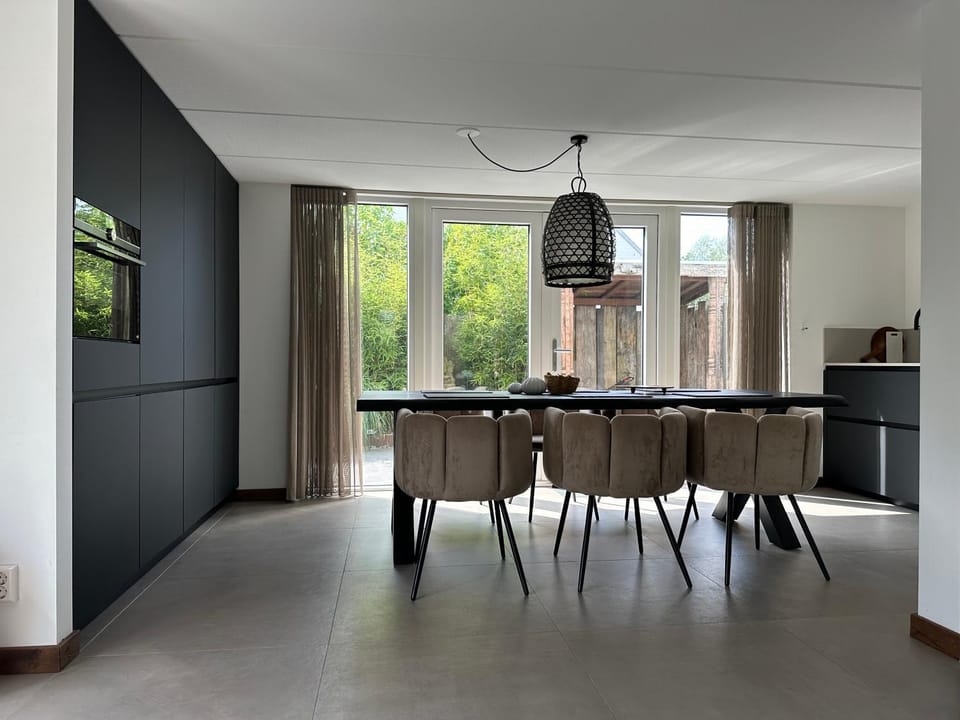Living room, Seating area, Dining area