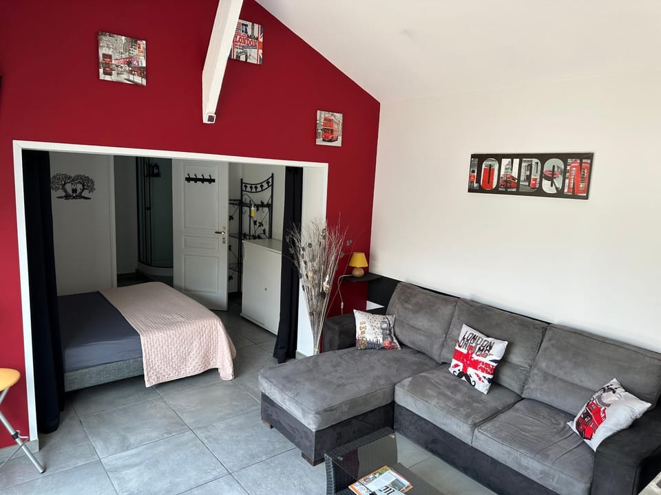 Dépendance de 45m2 à louer Apartment in Nouvelle-Aquitaine