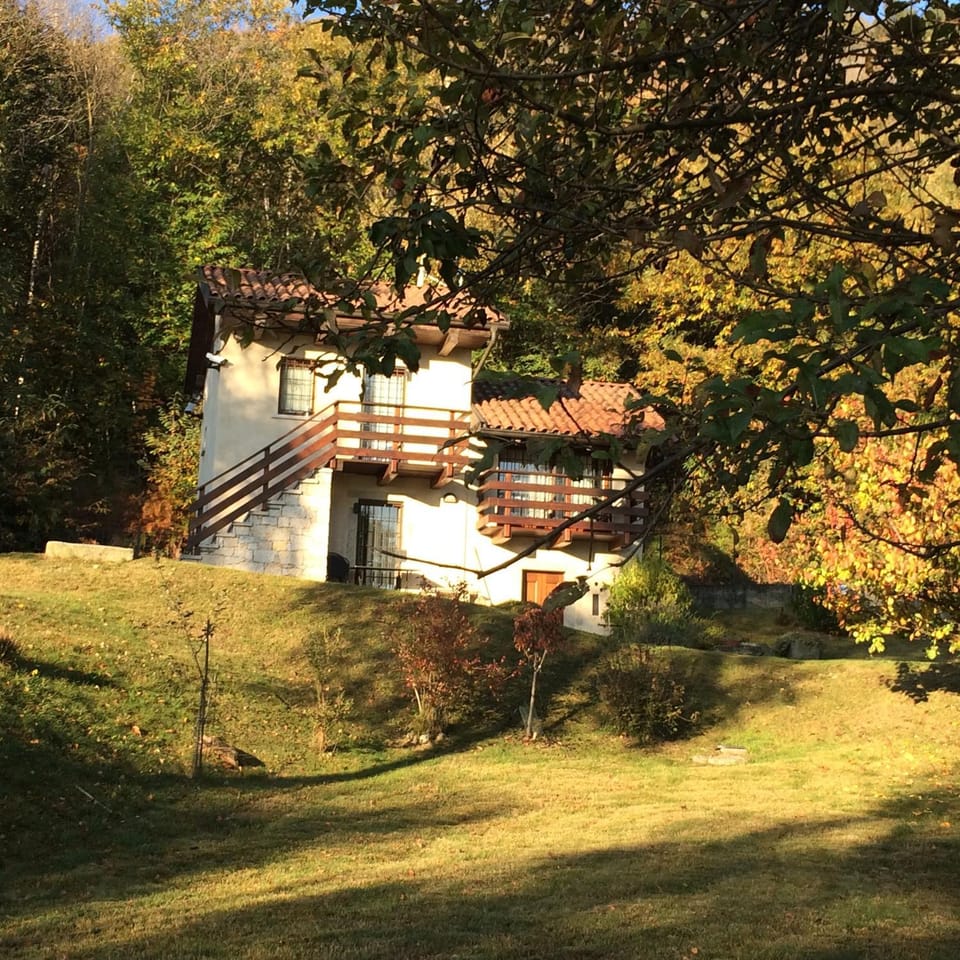 Villino Camparbino vista lago d orta Villa in Piedmont