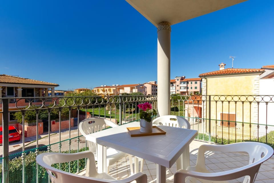 Property building, Balcony/Terrace, City view