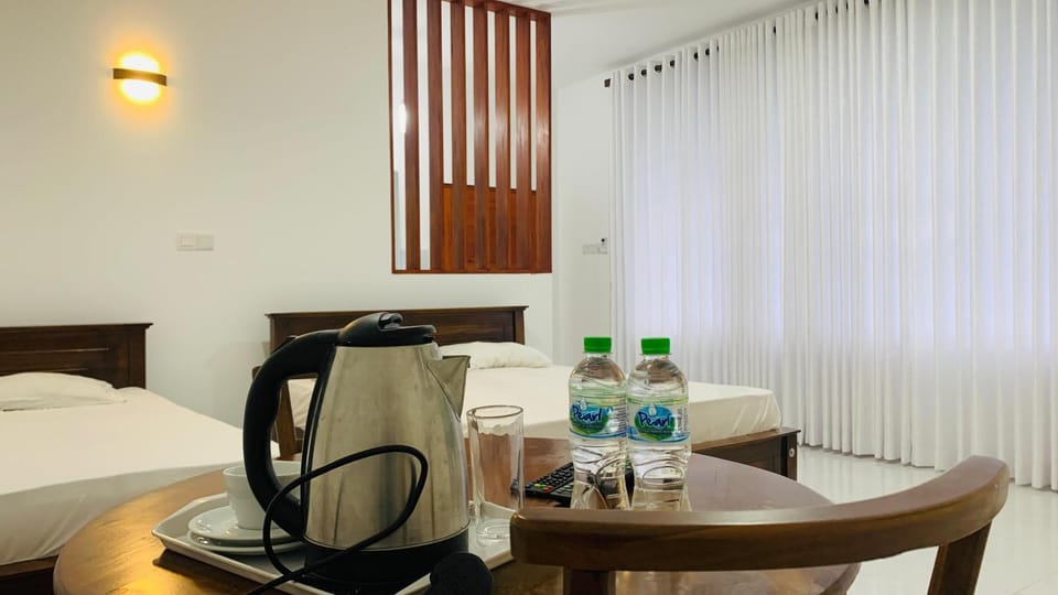 Coffee/tea facilities, Dining area, Bedroom