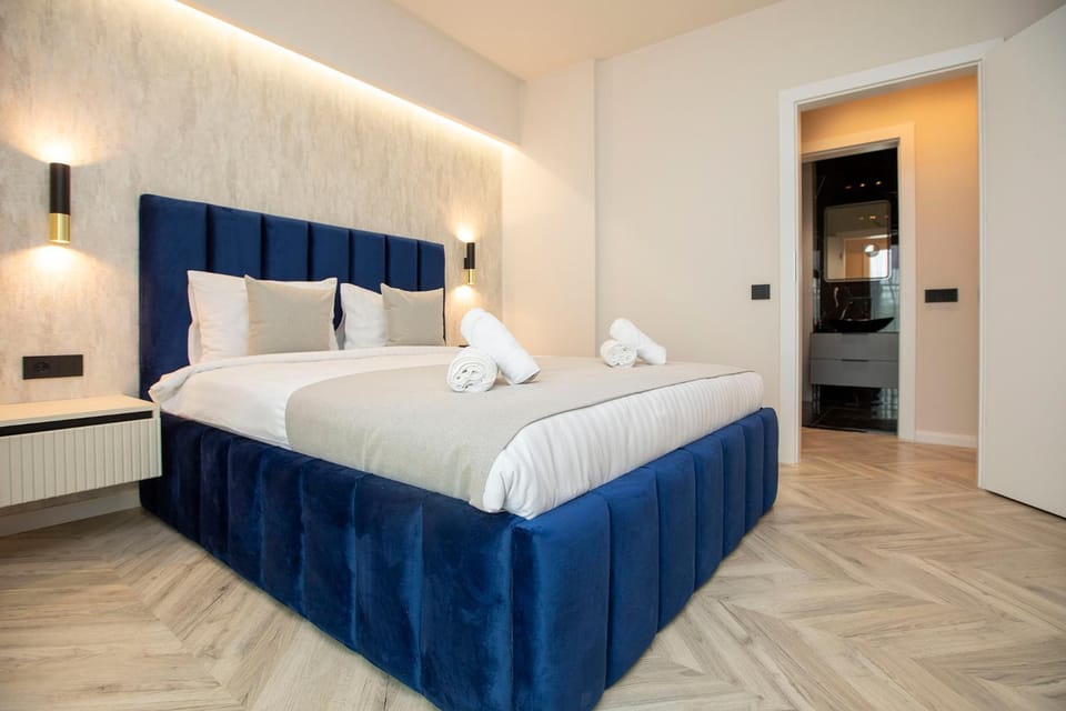 Bed, Kitchen or kitchenette, Photo of the whole room, Bedroom