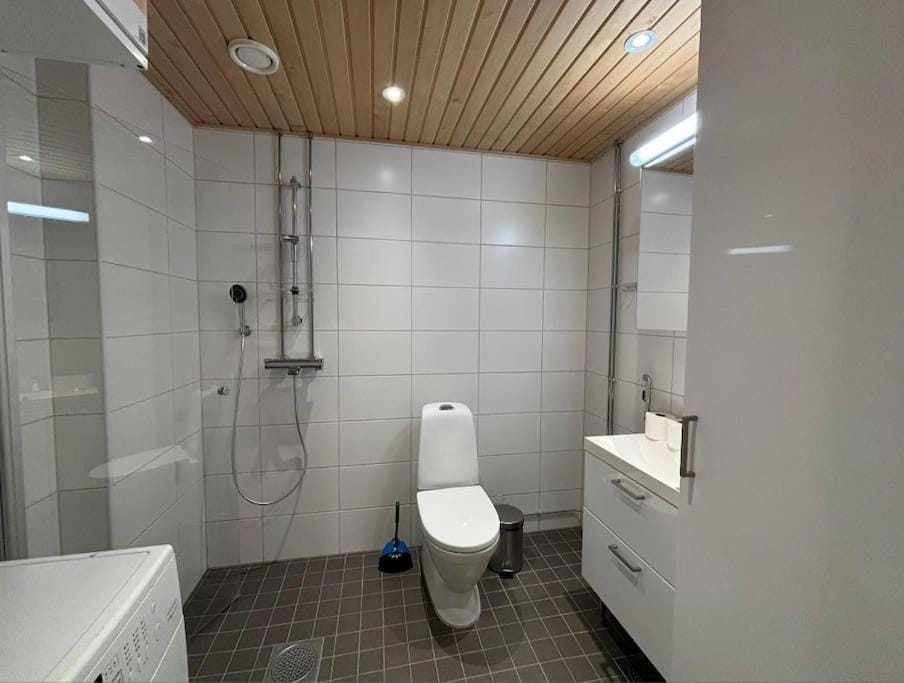 Kotimaailma Helsinki - Tilava kolmio Tikkurilassa Apartment in Helsinki