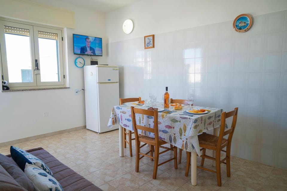 TV and multimedia, Kitchen or kitchenette, Dining area