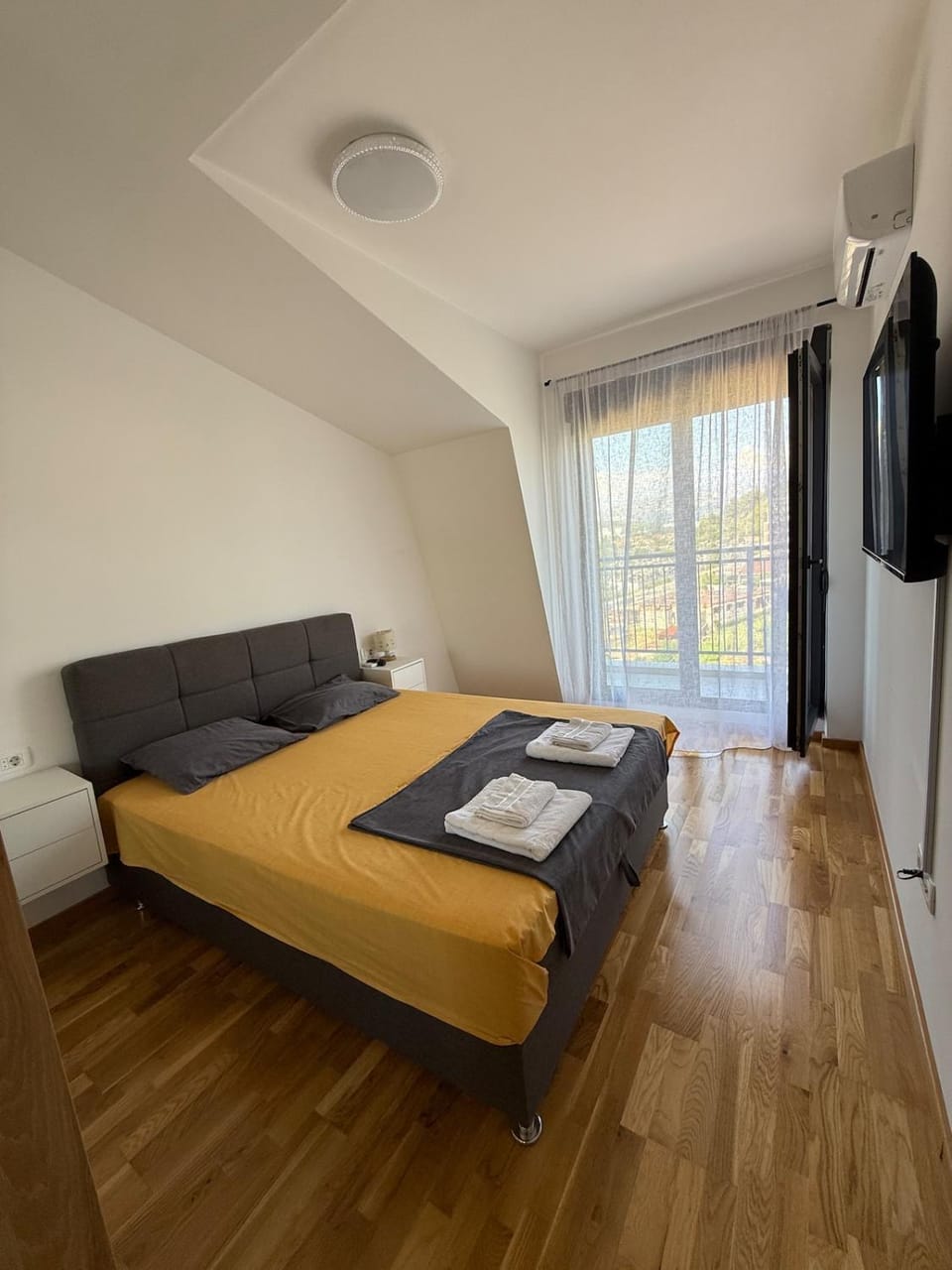 Bed, Photo of the whole room, Bedroom, towels, wardrobe