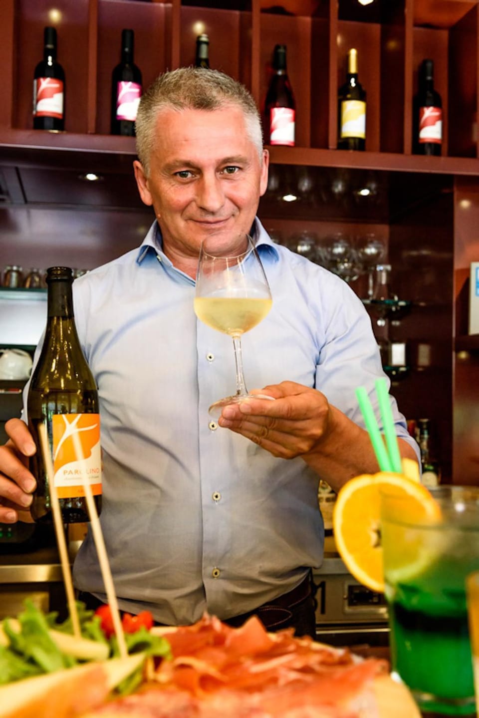 Staff, Restaurant/places to eat, Food and drinks