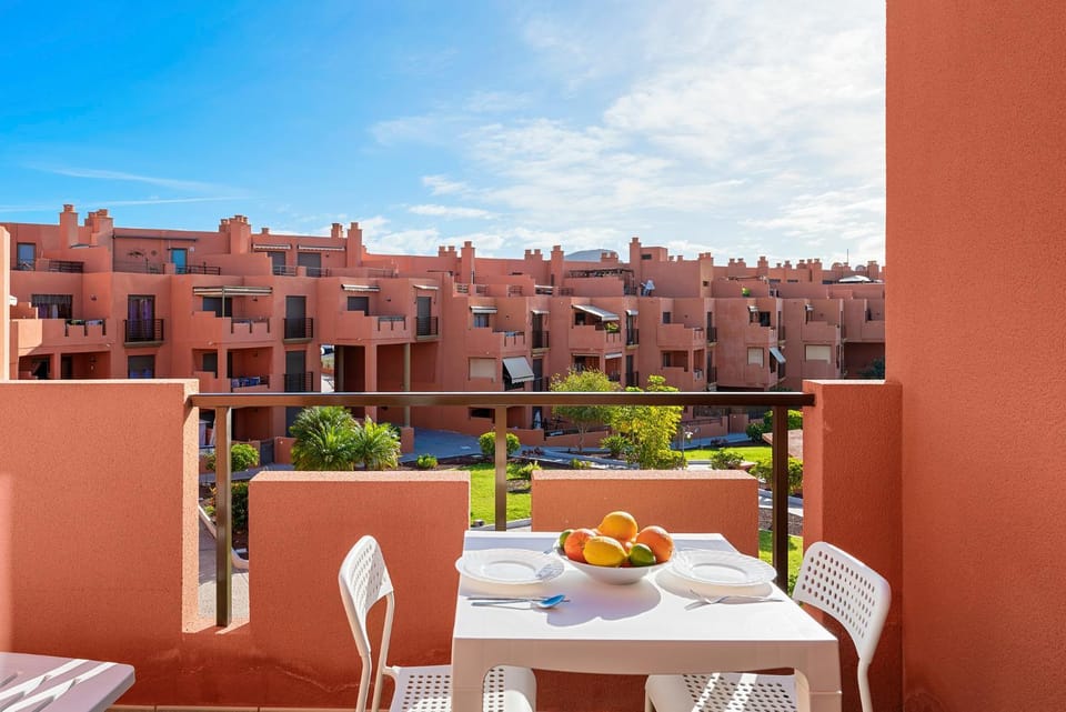 View (from property/room), Balcony/Terrace, Dining area