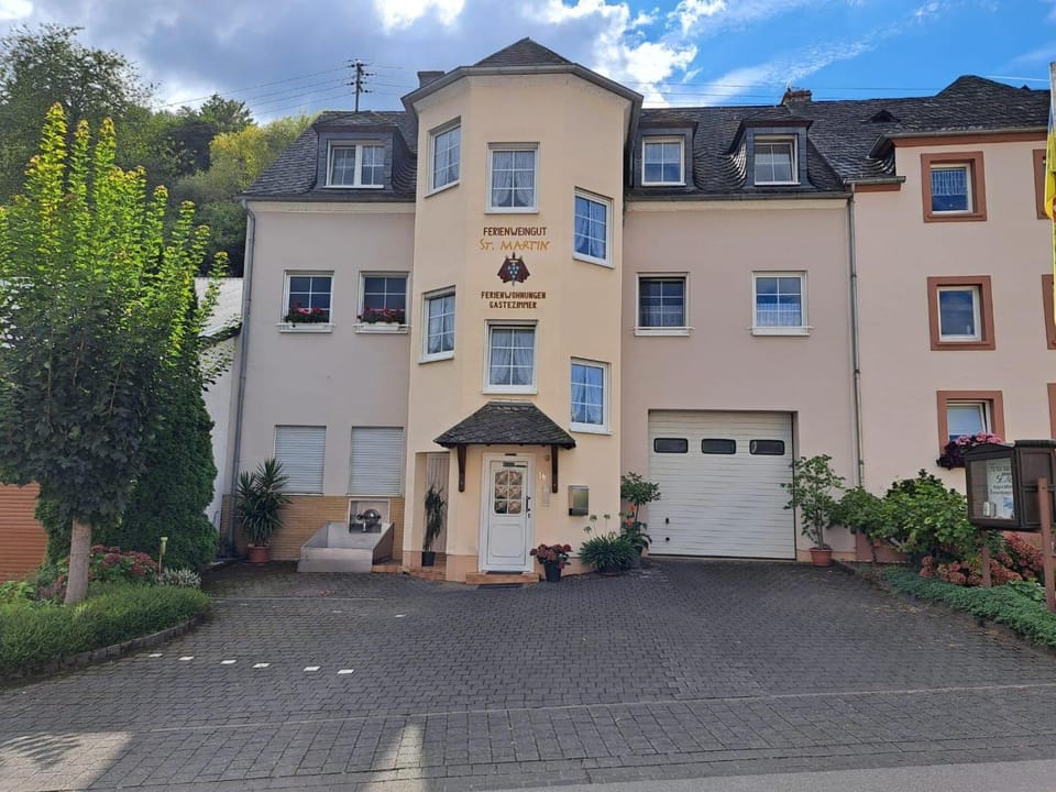 Ferienweingut St. Martin Bed and Breakfast in Trier-Saarburg