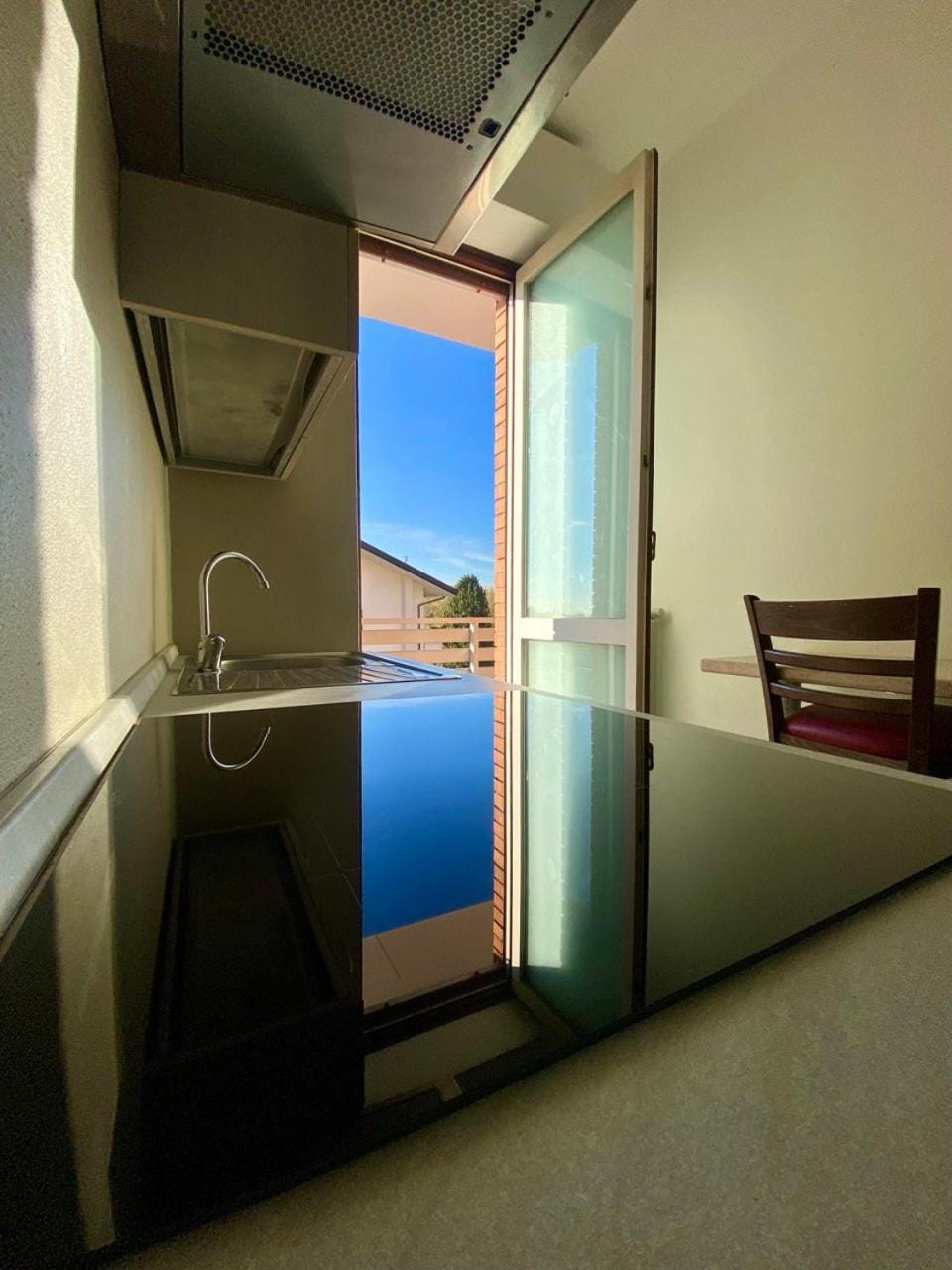 Nearby landmark, Natural landscape, View (from property/room), View (from property/room), Kitchen or kitchenette, Photo of the whole room, City view, Garden view, Landmark view, Landmark view, Mountain view, Mountain view, stove, stove, kitchen, kitchen