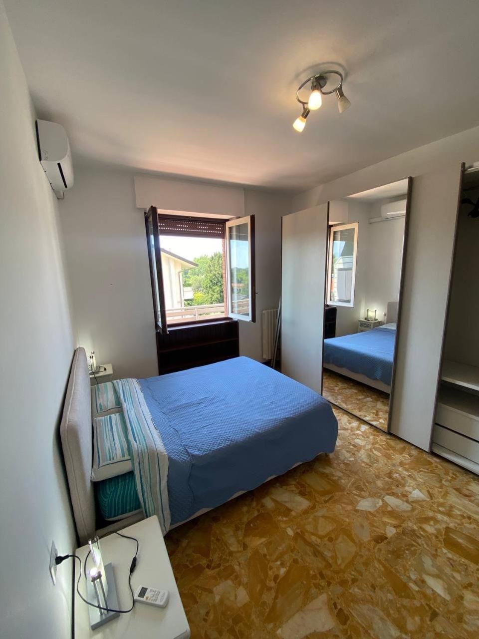 Bedroom, wardrobe