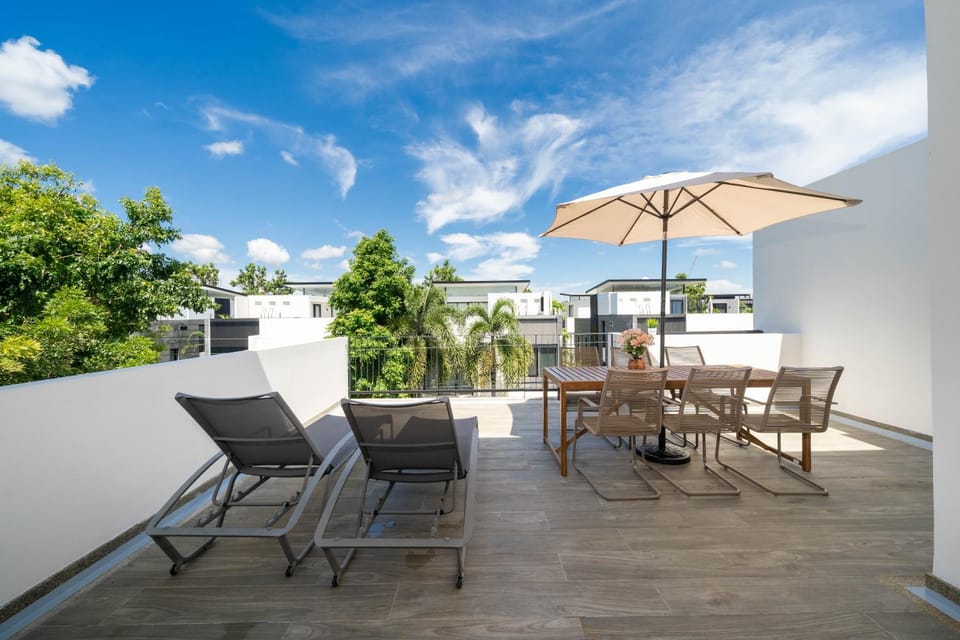 Patio, Day, View (from property/room), Balcony/Terrace, sunbed