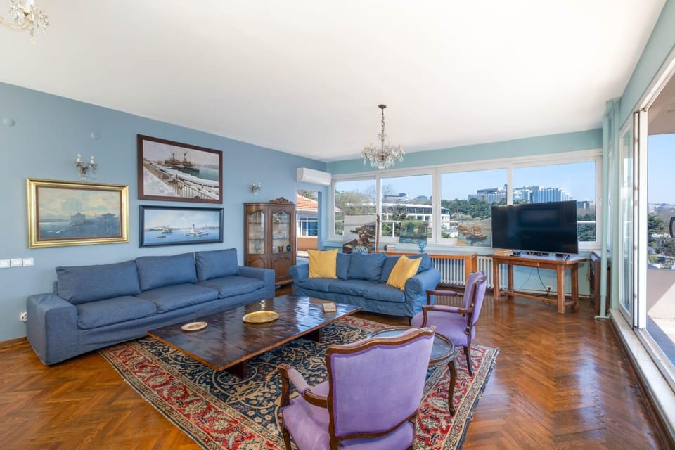 TV and multimedia, Living room, City view, Landmark view