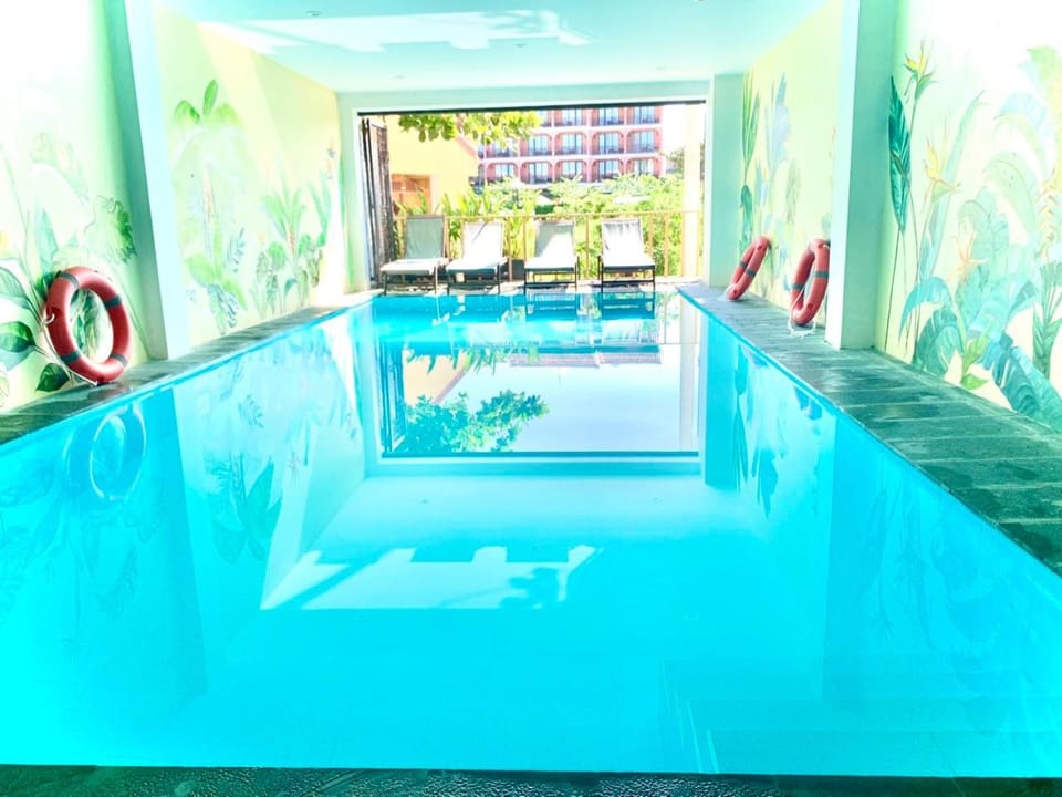 City view, Swimming pool