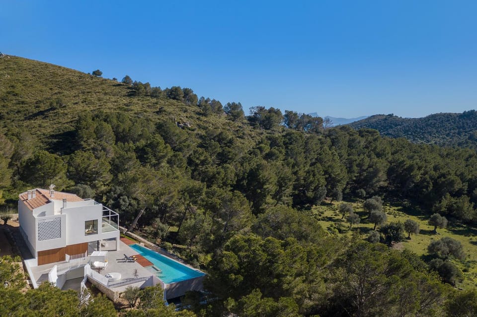 Property building, Mountain view, Pool view