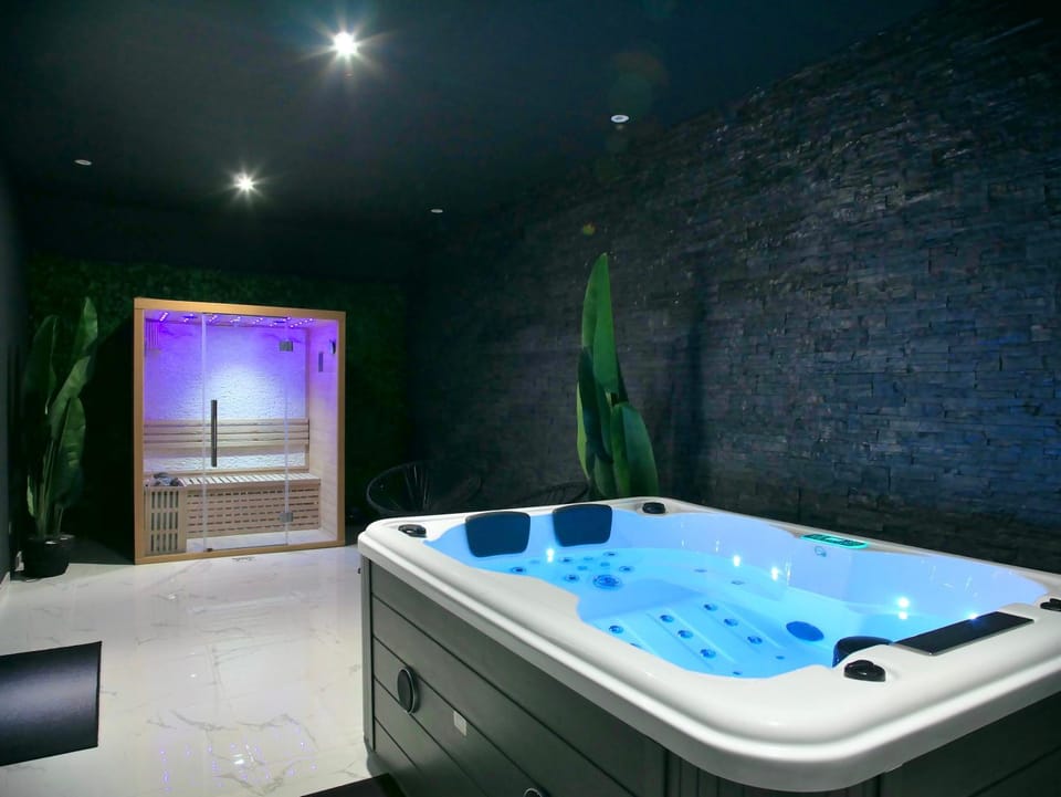 Villa à 1h15 de Paris, avec Piscine, Spa & Sauna Villa in Île-de-France