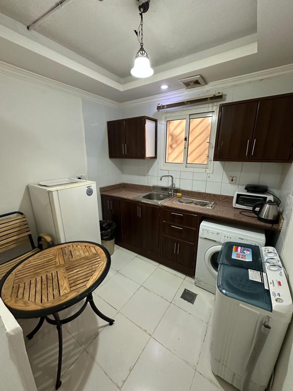 Kitchen or kitchenette, dishwasher, minibar, oven, washing machine, dryer