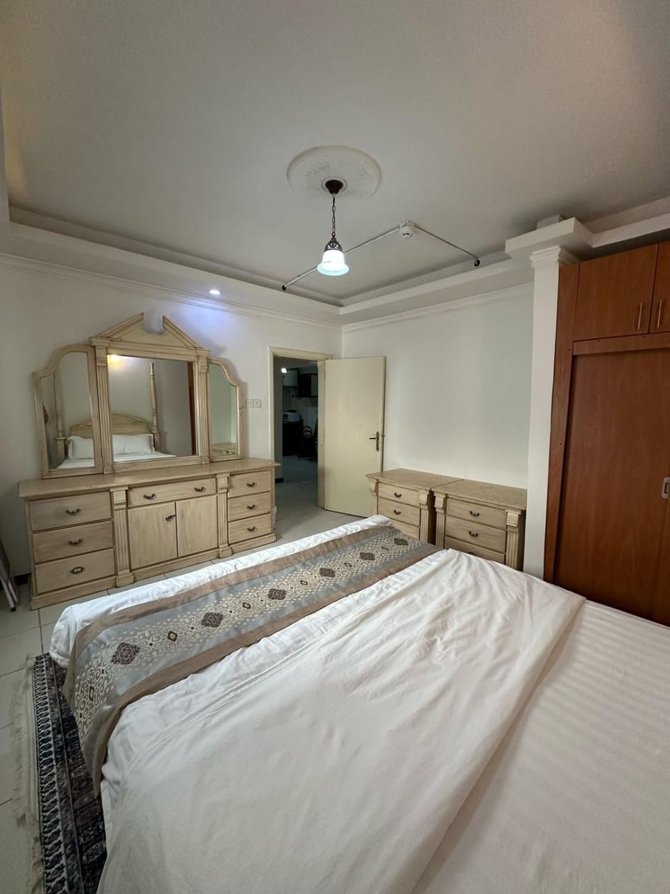Photo of the whole room, wardrobe