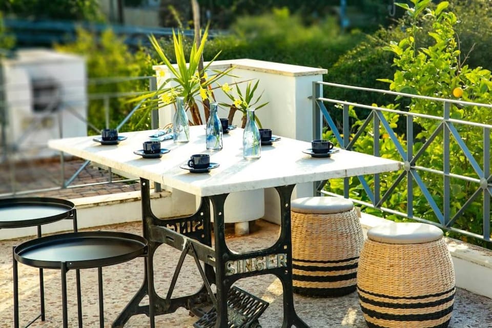 View (from property/room), Balcony/Terrace, Garden view